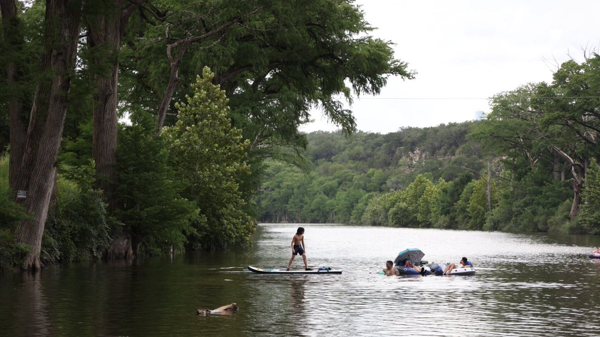 CodeWithLexi's tweet image. Wimberley, TX rebuilds with flood safety in mind after devastating 2015 floods, as recent rains highlight ongoing risks for residents and seasonal visitors. npr.org/2025/07/16/nx-…