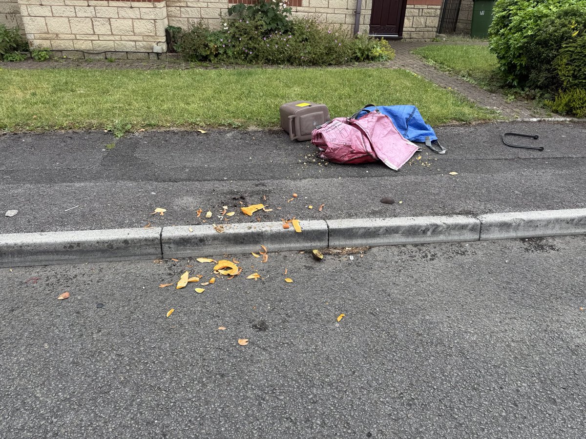 SugarWhitt's tweet photo. Afternoon @Help_C2C your food waste collection guy dropped this in our street, Amberley Close Cardiff, if he hasn’t reported already can you get someone to clean the mess up please, thanks https://t.co/aJSKfXj0qB