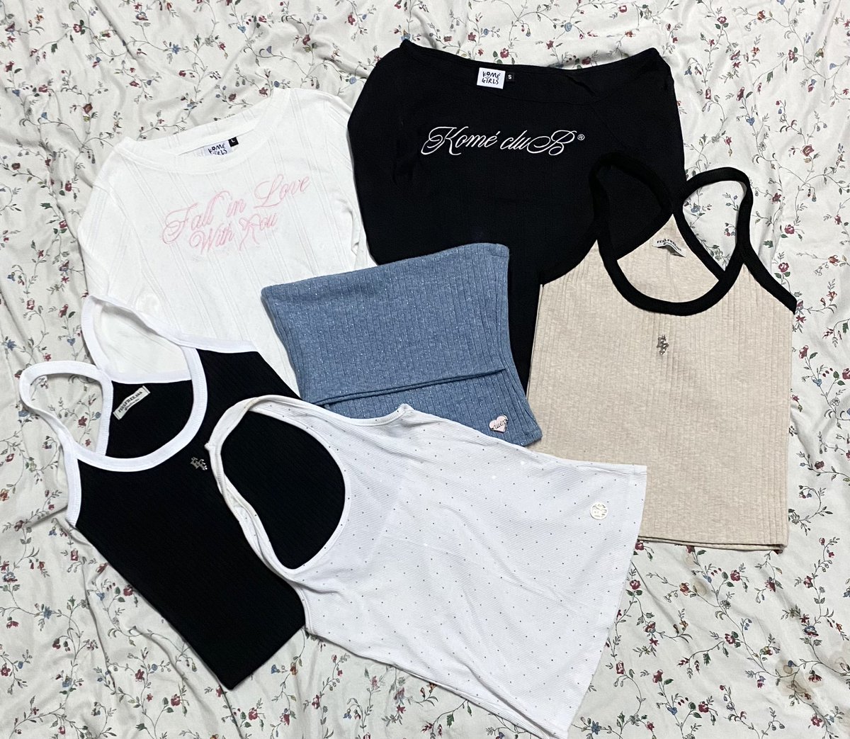 iimmykx's tweet photo. 🫧🛼 ส่งต่อเสื้อผ้ามือ1/2 🏄🏻‍♀️

👛 ส่วนใหญ่ไม่เกิน80 มีเยอะกว่าในรูปเยอะมากก💄✨

ค่าส่ง1-3 ตัว40/เหมาส่ง50 
รี+ปักลด5-.

🏖️ ลงพรุ่งนี้  19/07 ( 20.00 น. ) 🏖️

#ส่งต่อเสื้อผ้า #ส่งต่อเสื้อผ้ามือสอง #เสื้อผ้ามือสอง #โล้ะตู้เสื้อผ้า #เสื้อผ้ามือสอง https://t.co/6loa5SofJ9