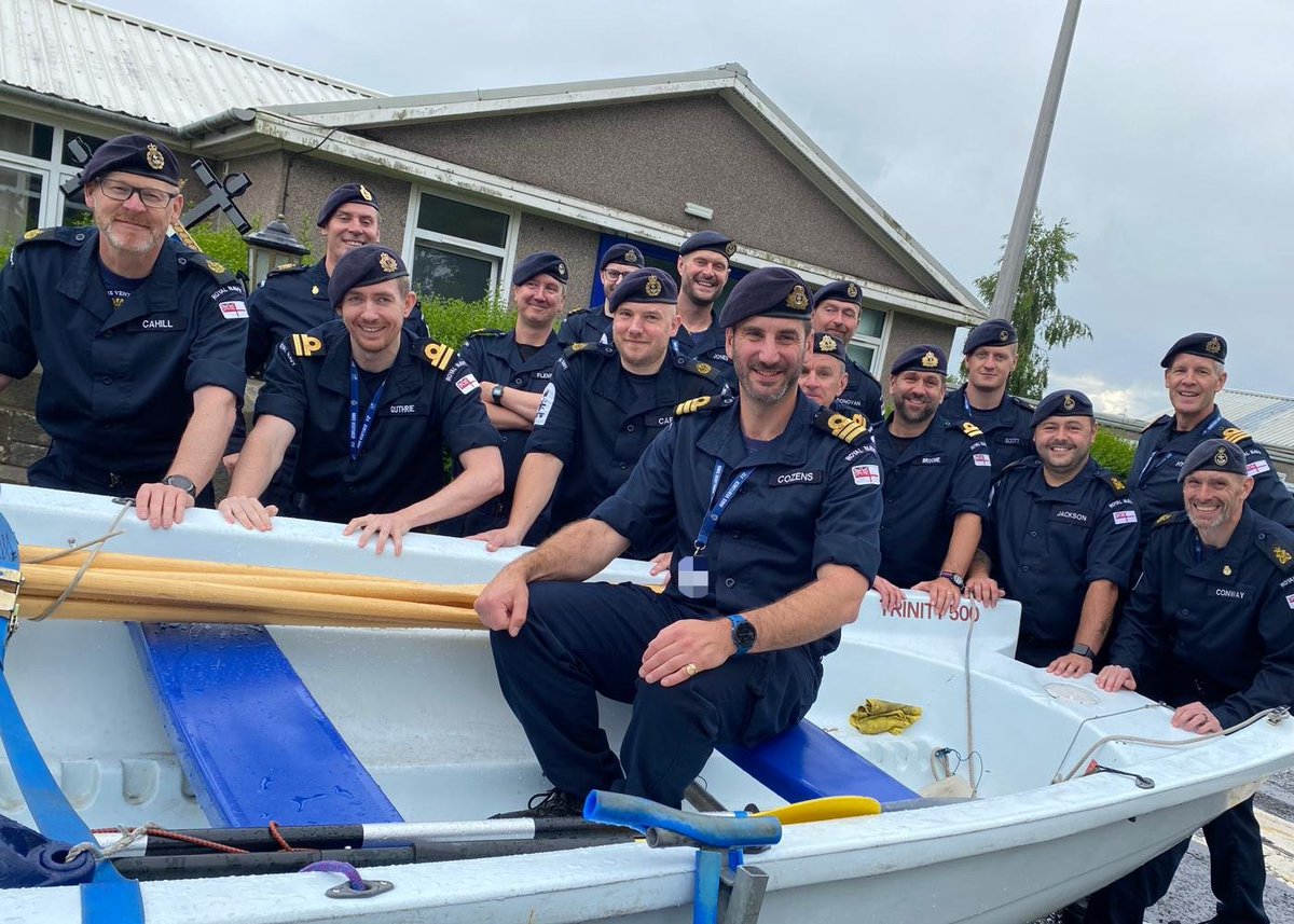 HMSVenturerRN's tweet image. Honouring a Naval tradition that can be traced back to the 10th century, we bid 'fair winds and following seas' to Venturer's first Senior Naval Officer, Cdr Chris Cozens. And welcomed her second, Cdr Thomas Hetherington. #nextgenfrigate #rowing royalnavy.mod.uk/news/2025/july…