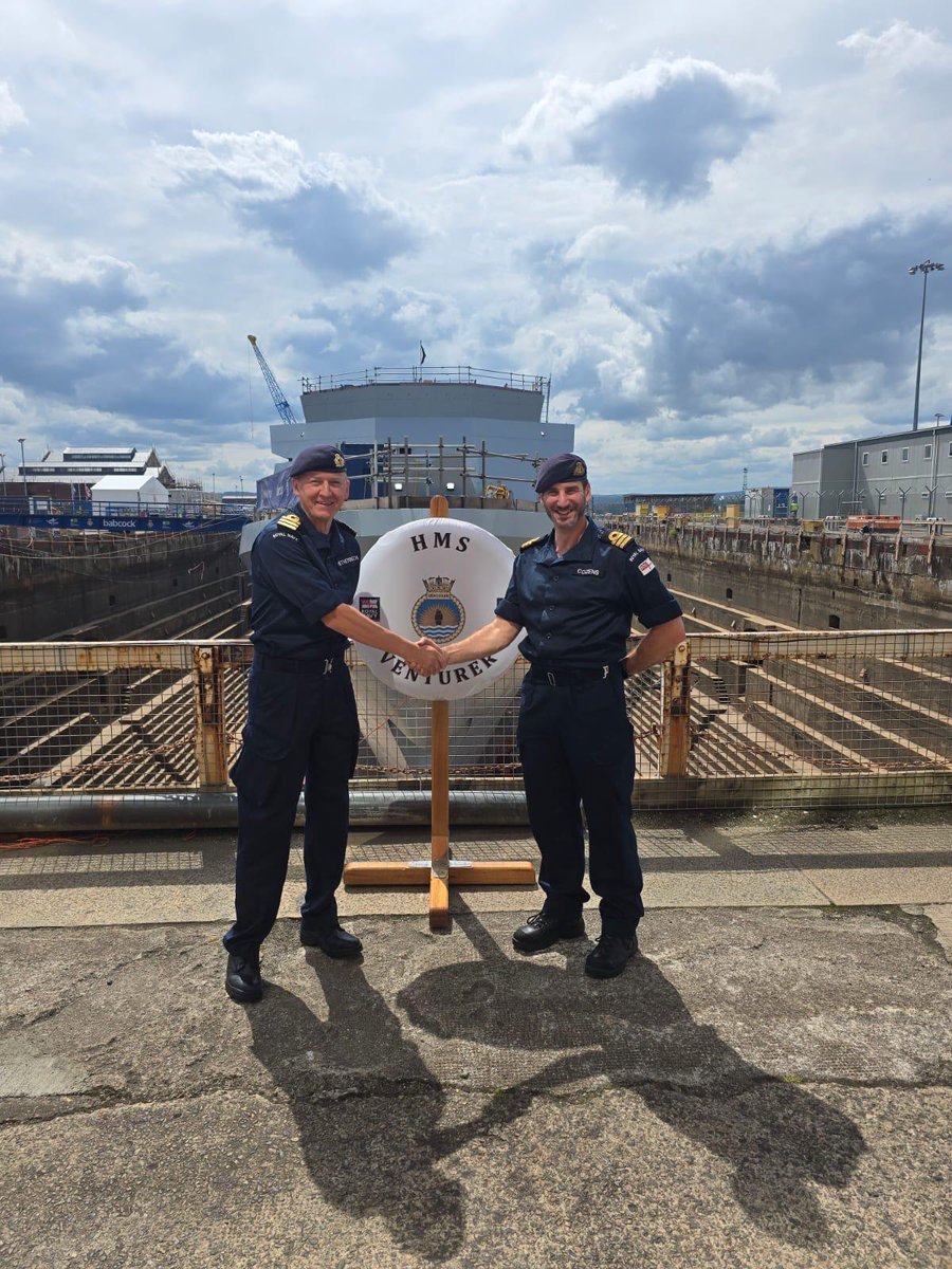 HMSVenturerRN's tweet image. Honouring a Naval tradition that can be traced back to the 10th century, we bid 'fair winds and following seas' to Venturer's first Senior Naval Officer, Cdr Chris Cozens. And welcomed her second, Cdr Thomas Hetherington. #nextgenfrigate #rowing royalnavy.mod.uk/news/2025/july…