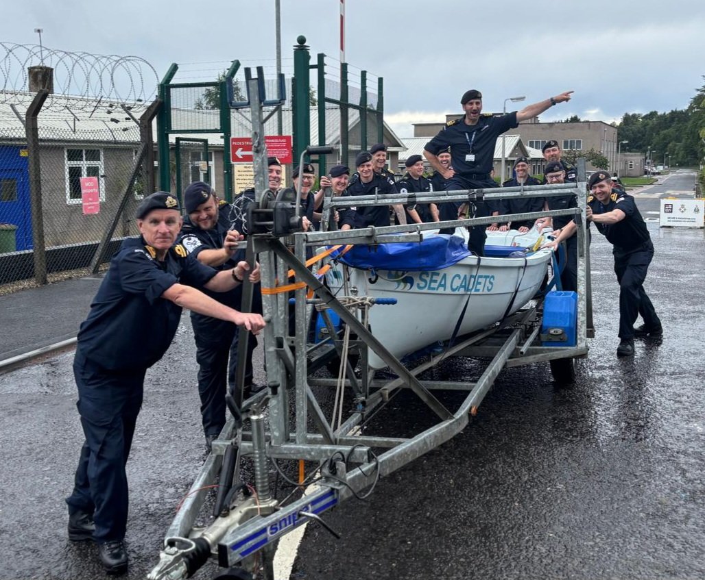 HMSVenturerRN's tweet image. Honouring a Naval tradition that can be traced back to the 10th century, we bid 'fair winds and following seas' to Venturer's first Senior Naval Officer, Cdr Chris Cozens. And welcomed her second, Cdr Thomas Hetherington. #nextgenfrigate #rowing royalnavy.mod.uk/news/2025/july…