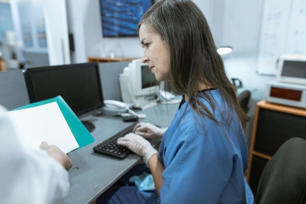 AI in Women’s Health: What You Need to Know Now femtechinsider.com/ai-in-womens-h…