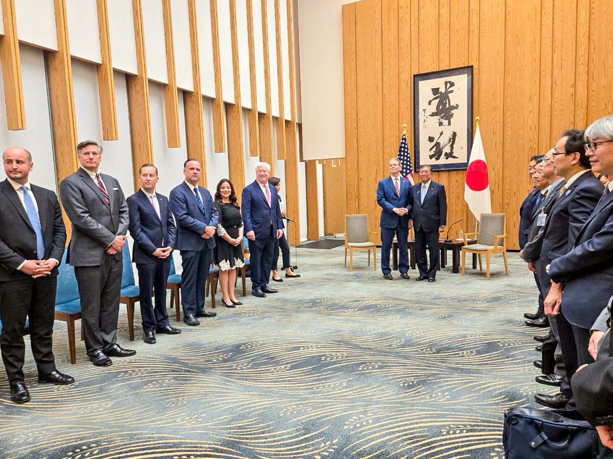 shigeruishiba's tweet image. ベッセント財務長官を団長とする米国大統領代表団の皆様を官邸にお招きしました。明日は大阪・関西万博の米国ナショナル・デー。素晴らしいご訪問になりますように。