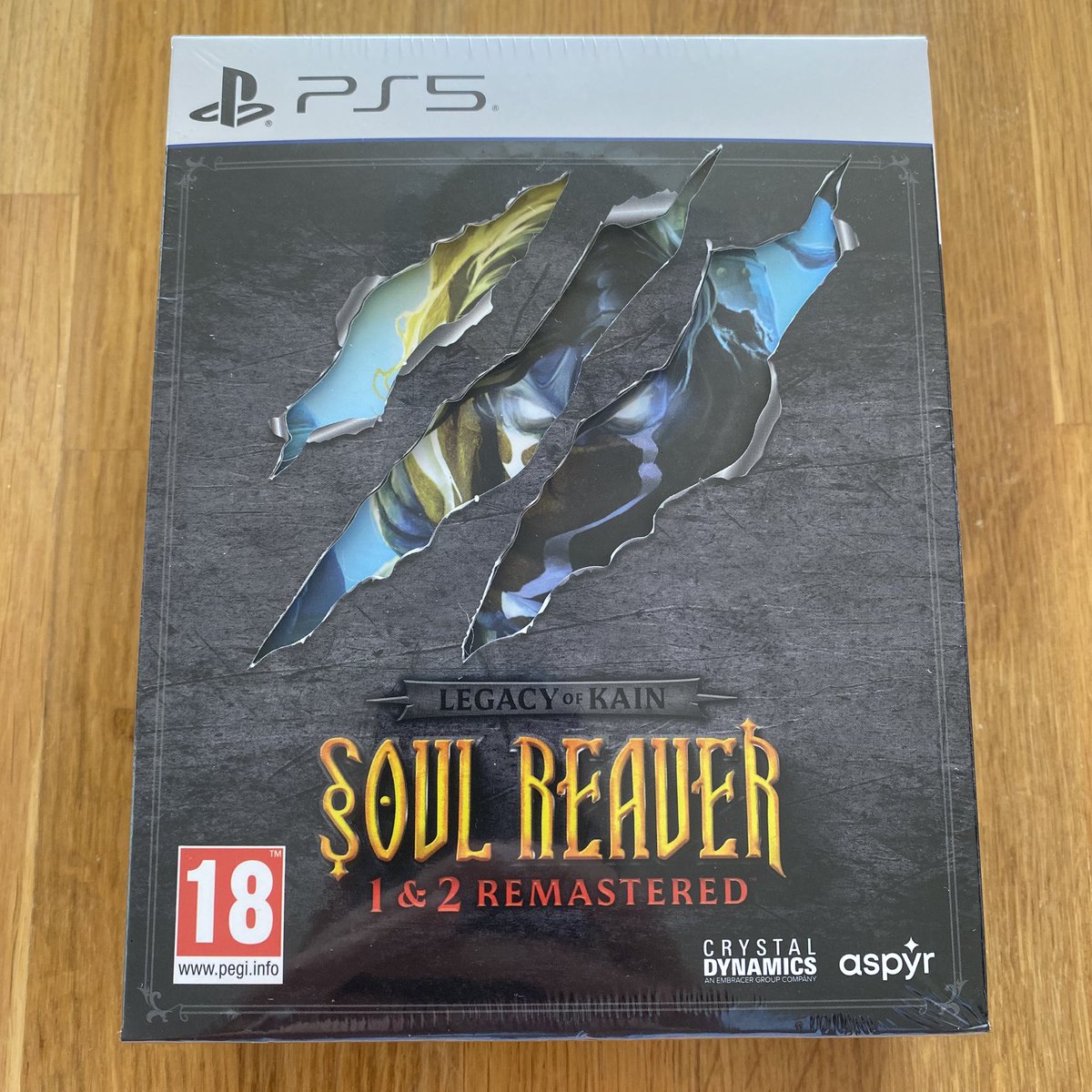 A delivery of greatness happened today. 

Thank you <a href="/game_collection/">The Game Collection</a> for the usual speedy service. 

#legacyofkain