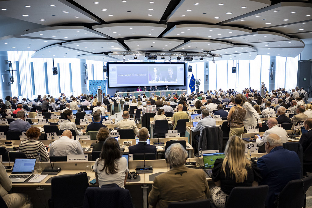 EESC Liaison Group & Civil Society Relations (@eesc_civsocrel) on Twitter photo In 2004 the #EESCLiaisonGroup became the institutional blueprint for structured #CivilDialogue with #EUCivilSociety⭐️
<a href="/EU_EESC/">European Economic and Social Committee</a> calls to become the 🏦 facilitating establishment, operation & governance of the platform for more systematic civil dialogue.
🗞️europa.eu/!NpKRGh In 2004 the #EESCLiaisonGroup became the institutional blueprint for structured #CivilDialogue with #EUCivilSociety⭐️
<a href="/EU_EESC/">European Economic and Social Committee</a> calls to become the 🏦 facilitating establishment, operation & governance of the platform for more systematic civil dialogue.
🗞️europa.eu/!NpKRGh