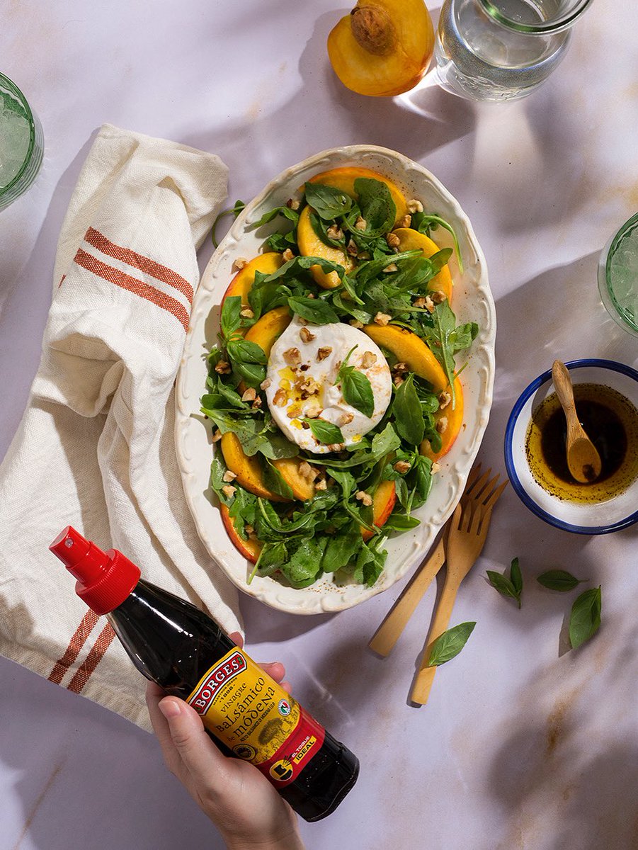 🍑 ENSALADA DE MELOCOTÓN Y BURRATA 🍑

La opción perfecta para cualquier comida de verano. Un plato ligero y fresco que tendrás listo en solo 15 minutos. ☺️

Receta aquí 👉🏼 bit.ly/ensalada-meloc…