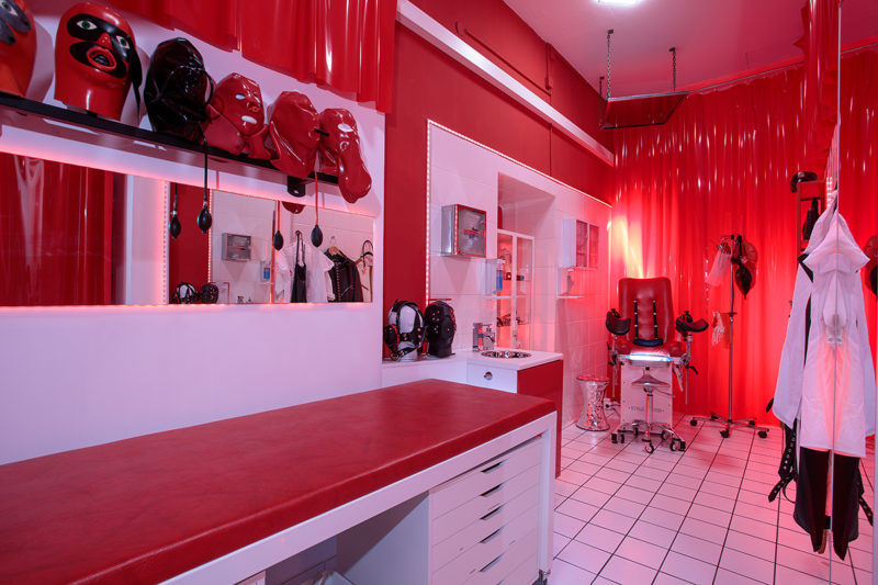 3ternal_Servant's tweet image. Du suchst ein SM-Studio in #Berlin und hast das für dich passende noch nicht gefunden ?

Im @FetischInstitut findest du alles was das Herz begehrt.
- bezaubernde Ladys
- erstklassige und riesige Ausstattung
- klimatisierte Räume
- Top gepflegt

@HerrinBD
fetisch-institut.com