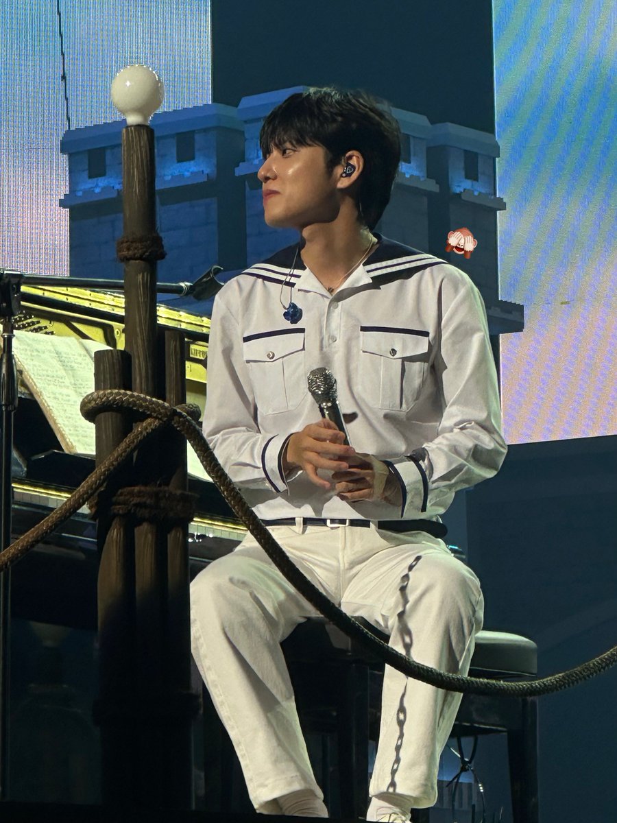 바다 배 마린룩이 이렇게 잘 어울리는 남자가 군악대도 아니고 갑판병으로 해군 만기전역 한 거 진심 말 안 돼 씨발 설정과다야