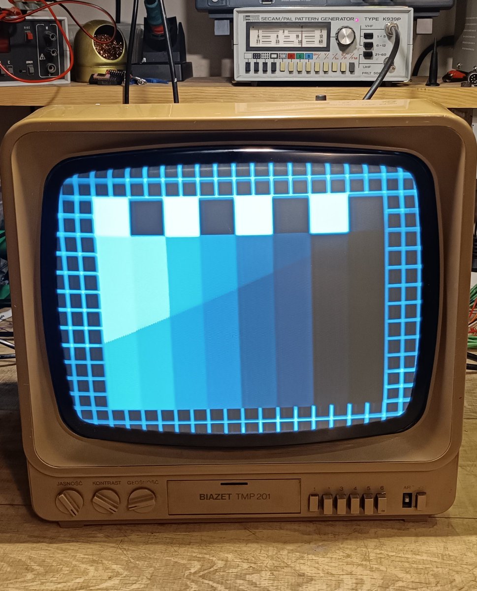 RetroNora7734's tweet image. How to fix any monochrome monitor made in Polish People's Republic:
Find out on what model of BW TV set it is based, buy that TV for cheap. You're done.