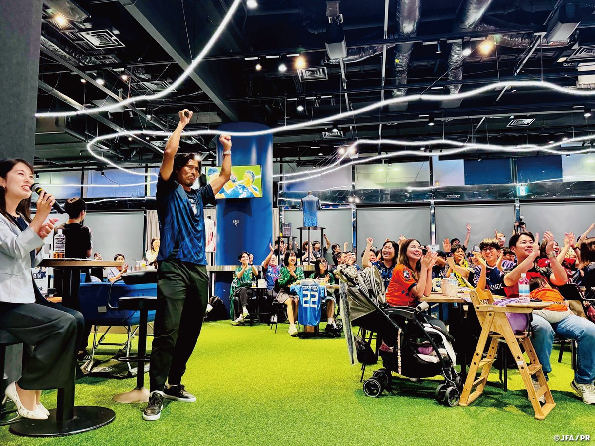 jfa_blueing's tweet image. /
E-1サッカー選手権、応援ありがとうございました!
blue-ing!で中澤佑二さんと歓喜の瞬間🤩🏆
\
東アジアE-1サッカー選手権2025決勝大会 韓国、blue-ing!で #SAMURAIBLUE への熱い応援ありがとうございました!
第3節…