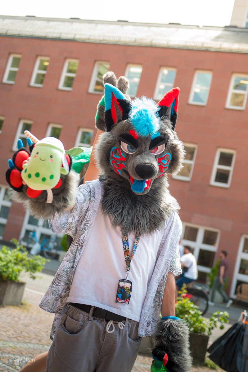 thirsty huh?

#fursuitfriday #furryfandom #furry
pic by <a href="/VayCharr/">Vay ➡️ CFZ</a>
