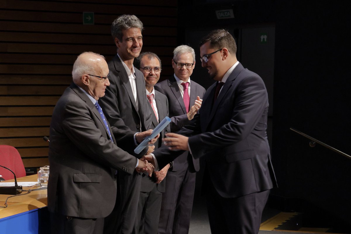 Después de una semana asimilando la resaca emocional, puedo decir que soy oficialmente Ingeniero. 🎓👷🏽‍♂️