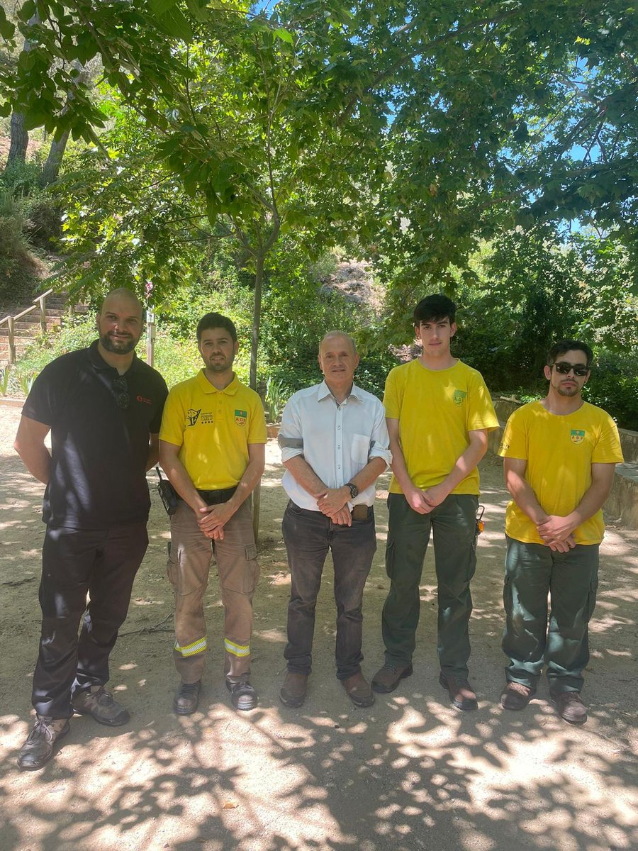 ERC - Diputació BCN (@ercdiba) on Twitter photo 🌳 Trobada de <a href="/JFabregaColomer/">Jordi Fàbrega</a> amb membres de la federació de l'ADF del Penedès-Garraf, un voluntariat majoritàriament format per joves en la prevenció i lluita contra els incendis forestals 🌳 Trobada de <a href="/JFabregaColomer/">Jordi Fàbrega</a> amb membres de la federació de l'ADF del Penedès-Garraf, un voluntariat majoritàriament format per joves en la prevenció i lluita contra els incendis forestals
