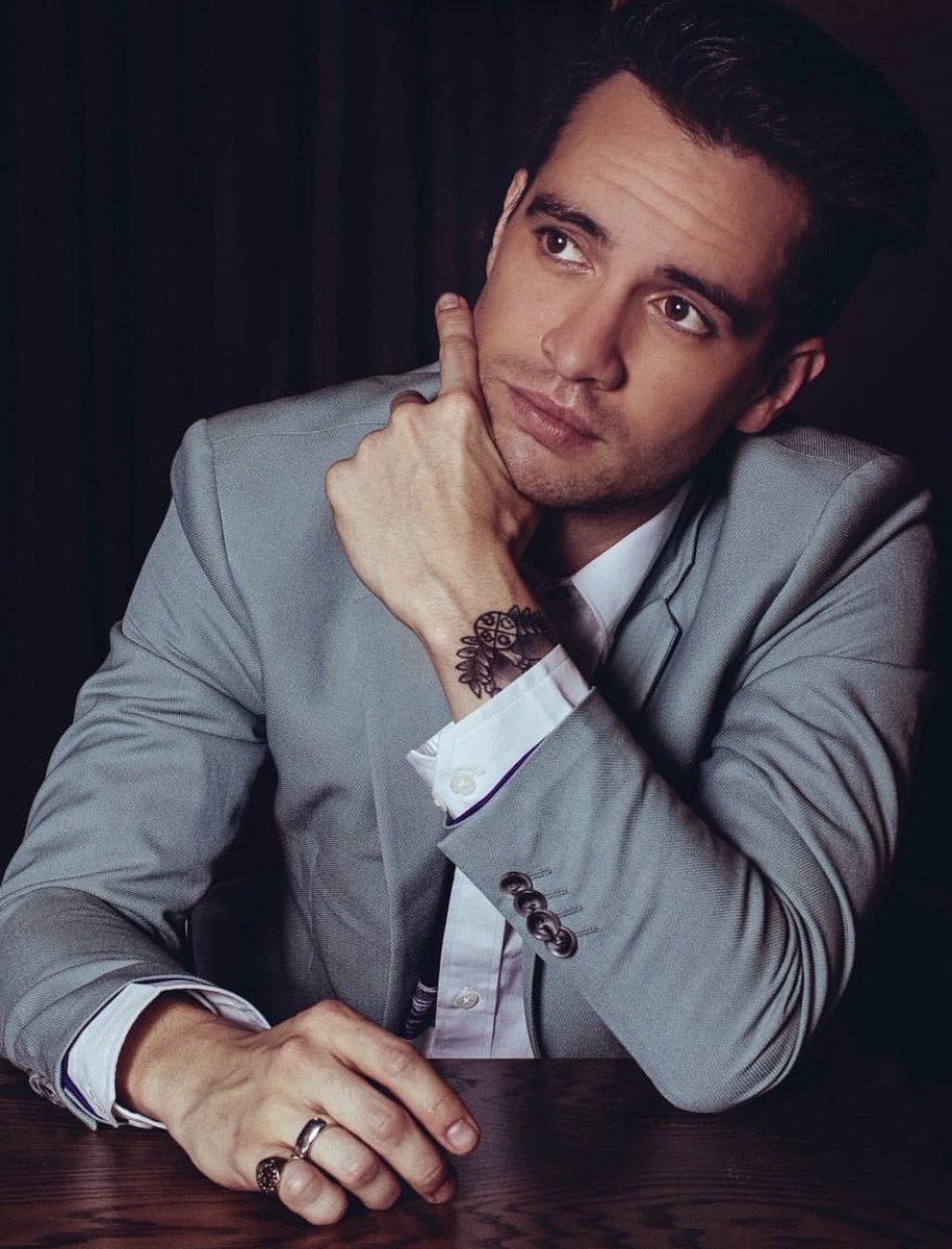 panic_heals_me's tweet image. One of the most gorgeous photos of Brendon Urie! Flawless!!