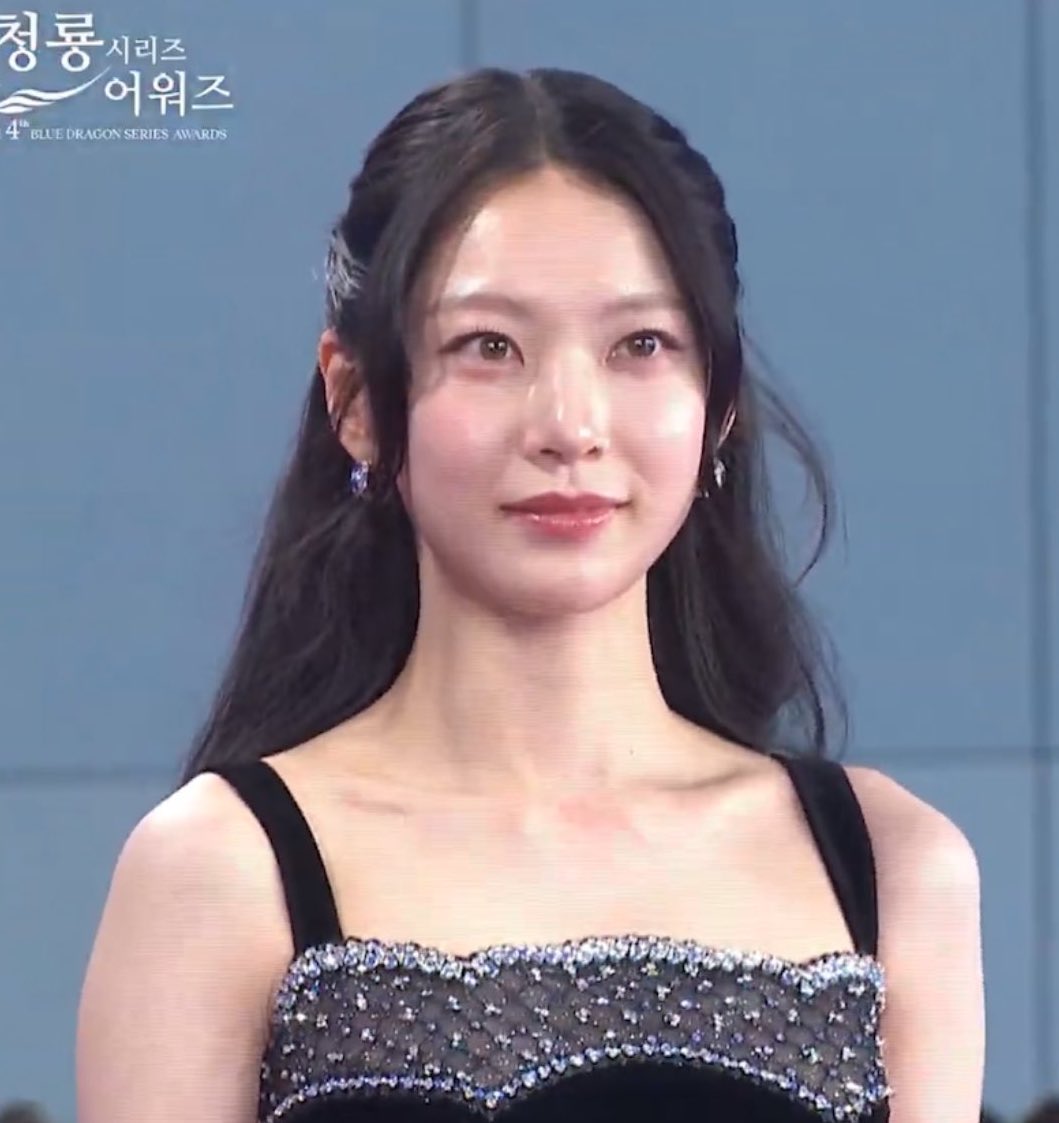 ilooveheejoo's tweet image. my daegun buin girls look so gorgeous😍