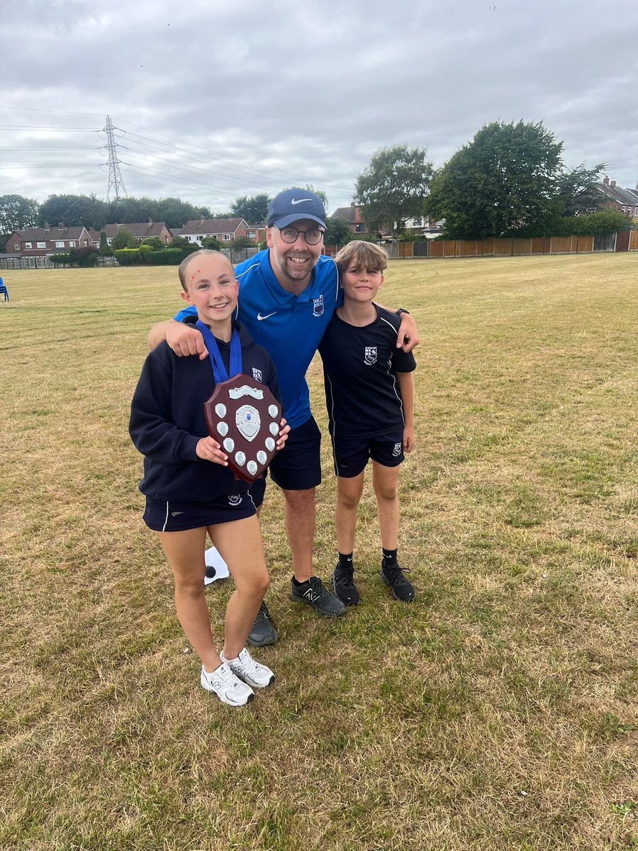MaghullHighsch's tweet image. Day 2 Sports Day Complete! 📷
A huge congratulations to everyone who took part.
Overall Winners for each Year Group 📷📷
7RM: 126 points
8JP: 153 points
9SF: 156 points
10PE: 128 points
A well done to Lola. P &amp;amp; Sonny. W for winning the Victix/Victor Ludorum.