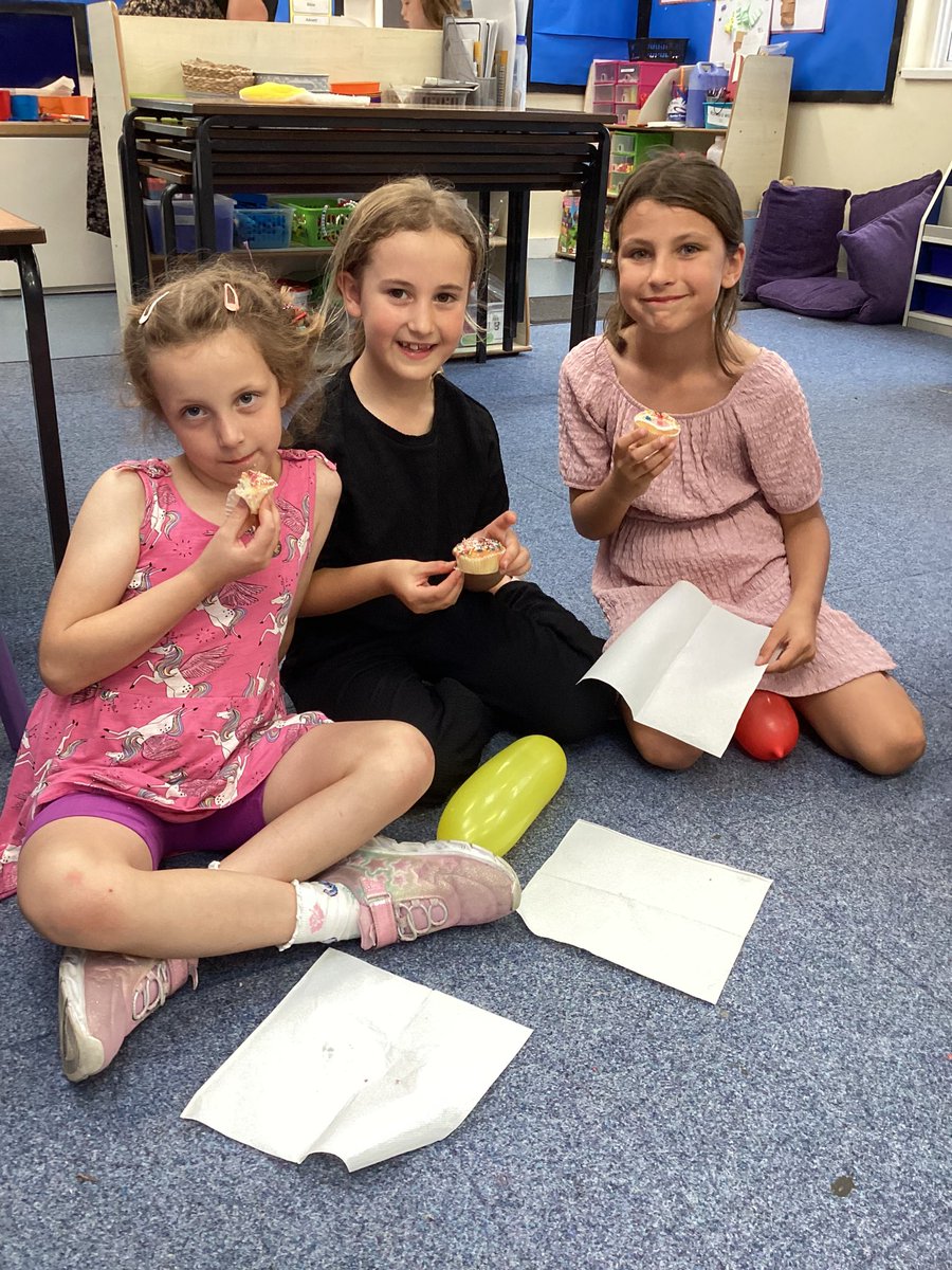 ClassHedgehogs's tweet photo. A super well-being day filled with celebrating our achievements, art, baking and dancing. Thank you to our Well-being Ambassadors for organising a fun day! ☺️ https://t.co/NHLQW2Lczn