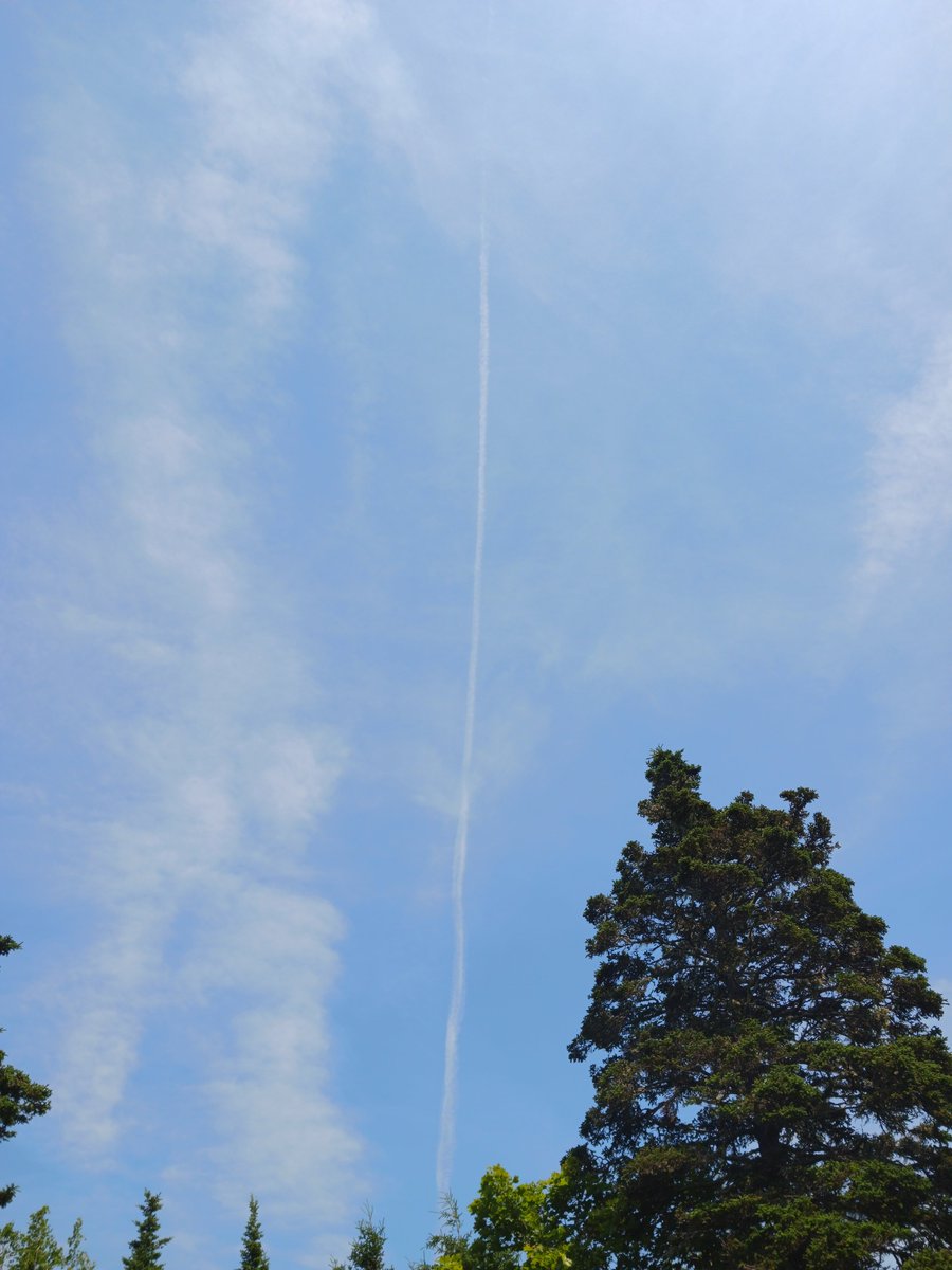 ImagesCoast's tweet image. "The only issue in Canada is Donald Trump."
Chemicals being dispersed by aircraft over Nova Scotia, Canada July 6th 2025
#detox #chemtrails #Trump #crimesagainsthumanity