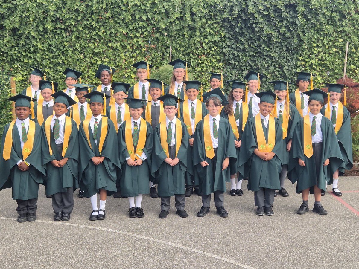 StAndrewsSW16's tweet image. Congratulations to our amazing Year 6 pupils on their graduation! You've made us so proud at St Andrew's. Wishing you all the best as you take your next big step — your future is bright! 🌟 #StAndrewsProud #Year6Graduation #GoodLuck #Makingmemories #Lastday