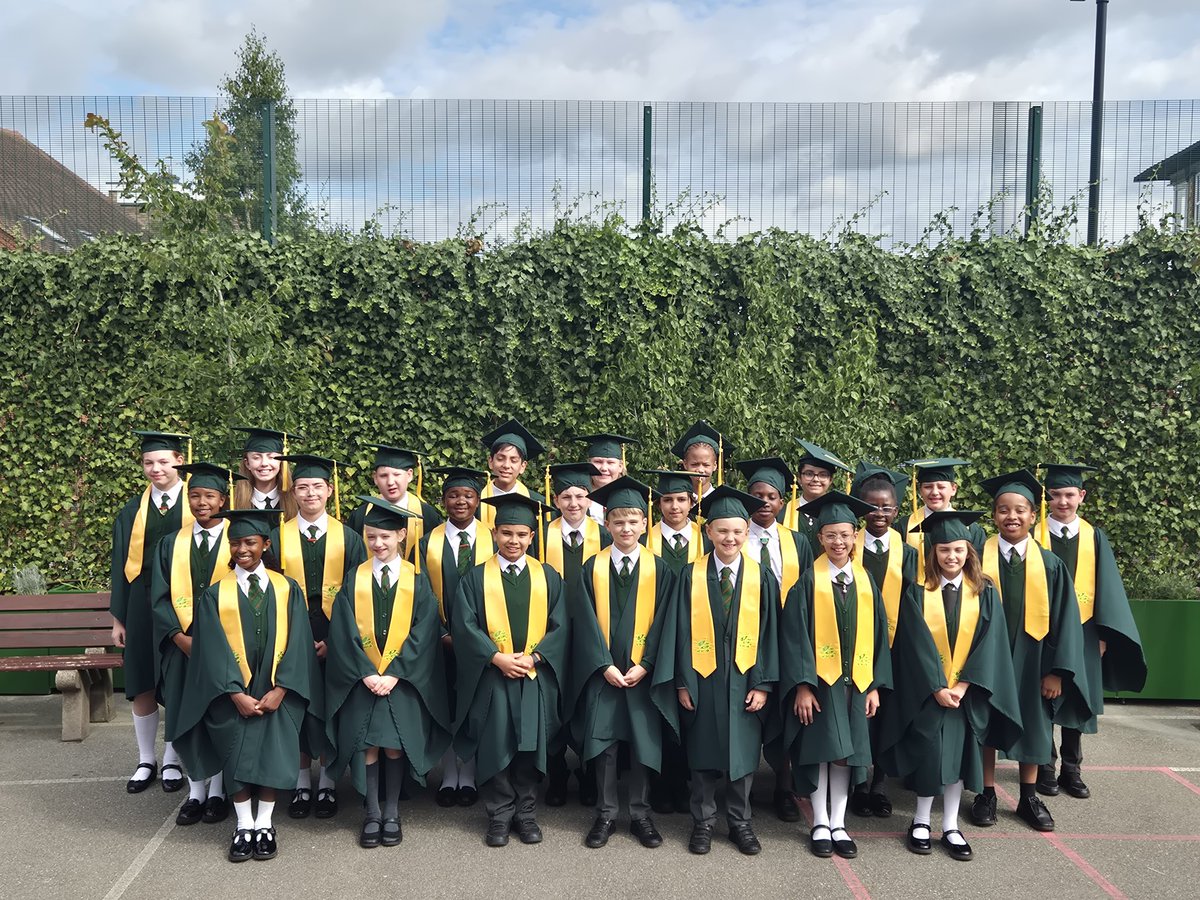 StAndrewsSW16's tweet image. Congratulations to our amazing Year 6 pupils on their graduation! You've made us so proud at St Andrew's. Wishing you all the best as you take your next big step — your future is bright! 🌟 #StAndrewsProud #Year6Graduation #GoodLuck #Makingmemories #Lastday