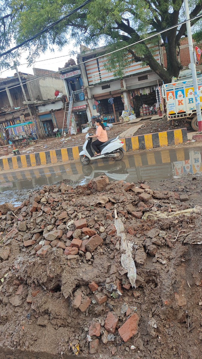 Guptajioffial's tweet photo. @pradip103 @narendramodi Bjp ruled state mp see this 
Get ready bihar and west bengal https://t.co/0odvffDvZH