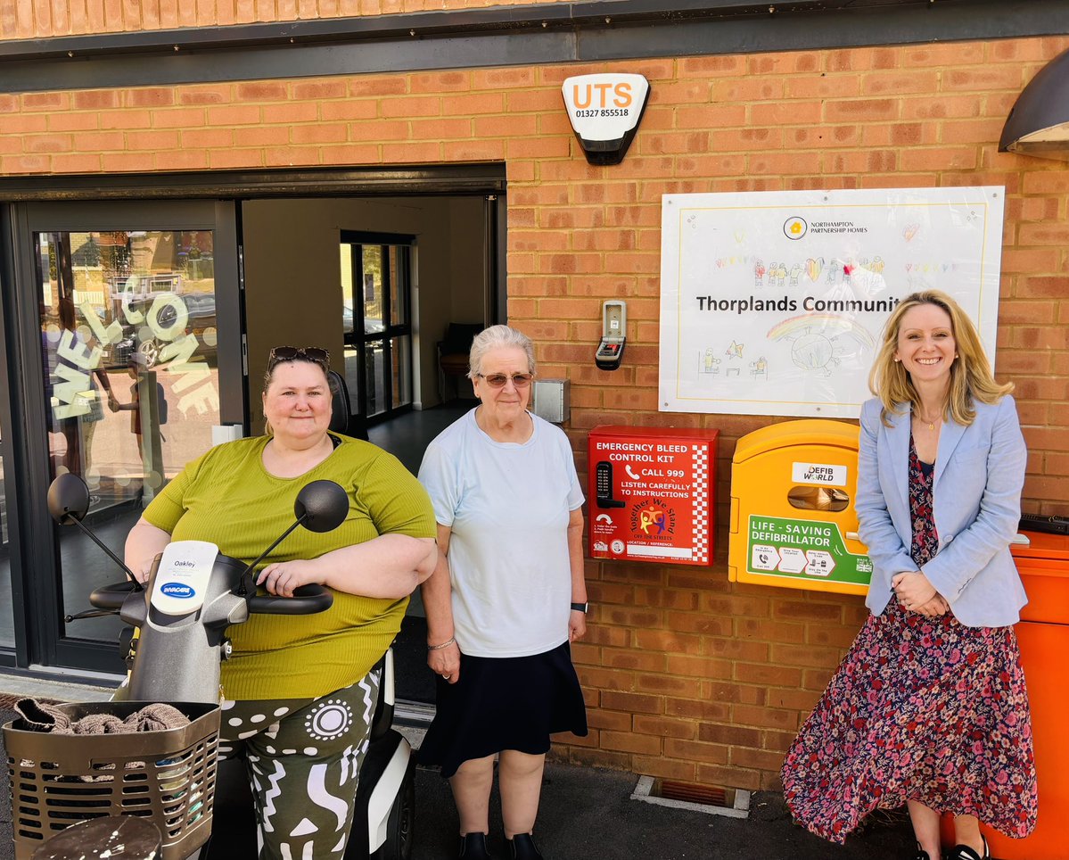 LucyRigby's tweet image. ☕️ 💬 Lovely to chat all things #Thorplands with Residents’ Association Chair Sarah & Carol at the Thorplands Community Hub this morning!