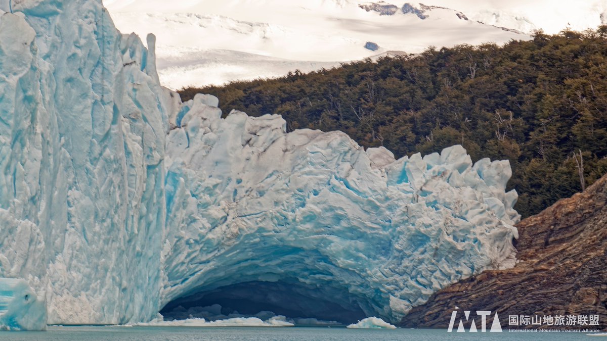 IMTAOFFICIAL's tweet image. Perito Moreno Glacier: Argentina’s Living Ice🚣🧊
In the vast Patagonian wilderness of southern Argentina, the Perito Moreno Glacier offers a rare, dynamic encounter with a moving wall of ice. Spanning five kilometers across and rising over 70 meters above Lago Argentino, this…