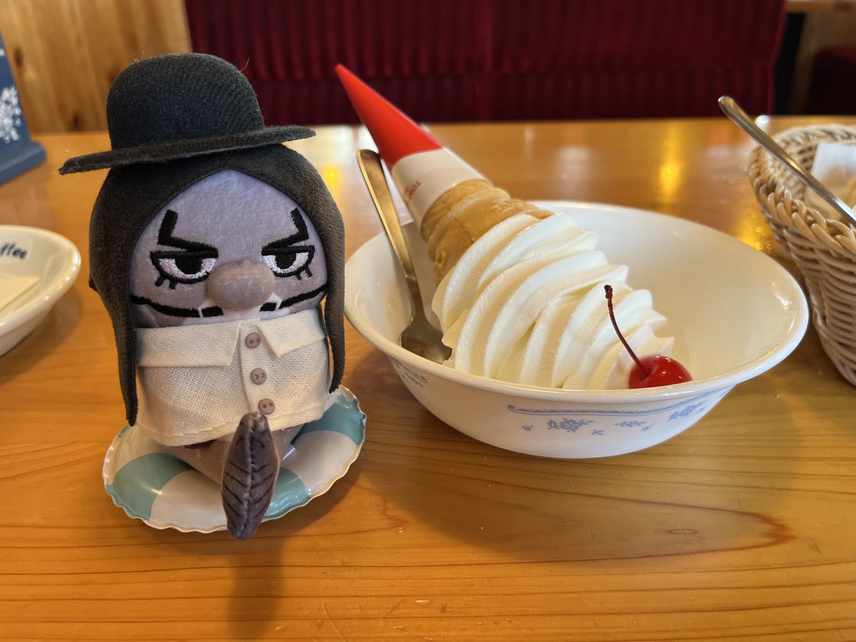 sgar1015's tweet image. そして今日は期日前投票に行って、コメダでモーニング！
コーンスープ初めて飲んだけど美味！🌽

そしてソフトクリームも食べた…フォゼ尾さんいなかったら…
フォゼ房は「いいなそれ！うまいよな！」って言ってくれるから…！！

余ったあんこソフトクリームにつけて食べるの、美味しかった😋