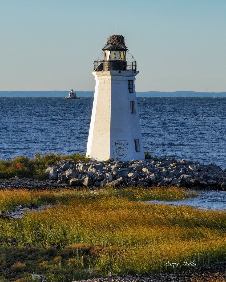 Lighthouses_NE's tweet image. Fayerweather Island Lighthouse during a beautiful morning in Bridgeport, Connecticut, USA.