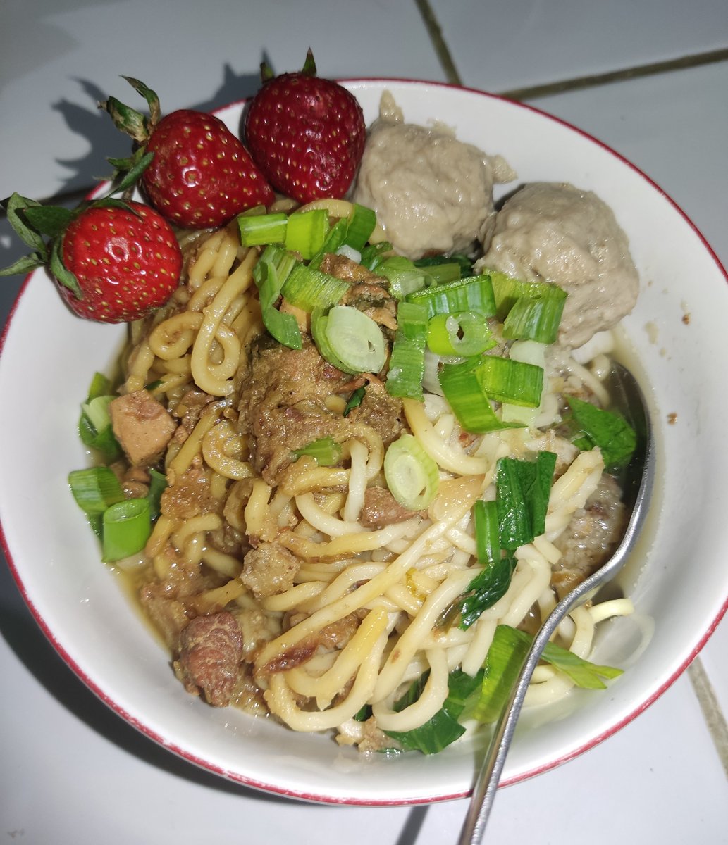 Mie ayam with tobeliii💜🍓🍜