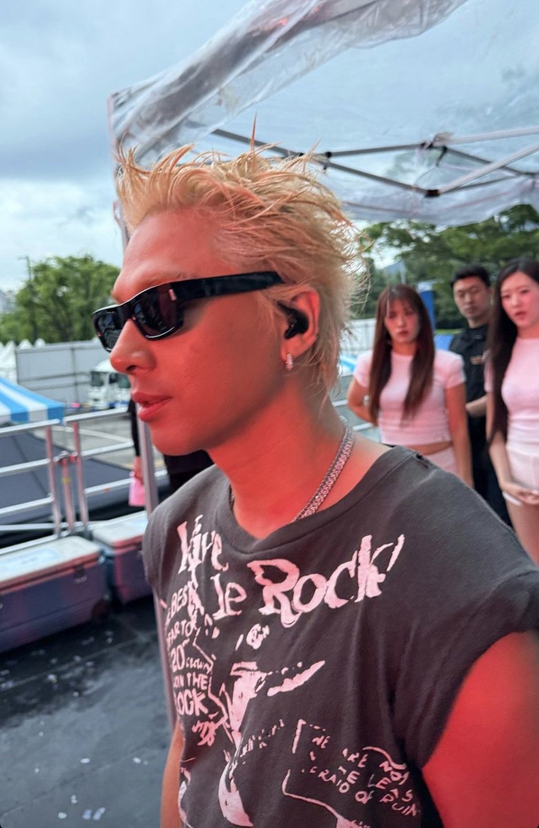 YASSS TAEYANG, YASSS!!!

#TAEYANG #태양 <a href="/Realtaeyang/">TAEYANG</a>