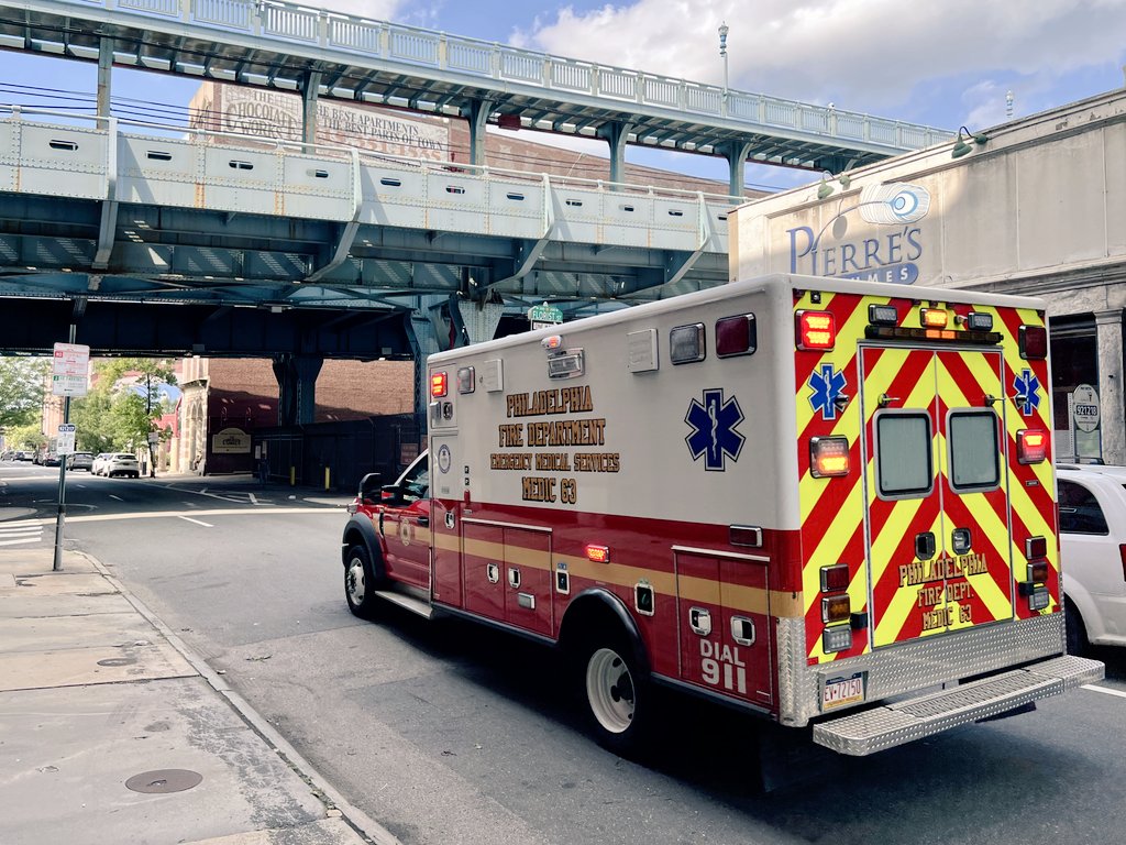 PhillyFireDept's tweet image. Daily totals for Thursday, July 17:
🚑: 849 EMS incidents
🚒: 162 fire incidents
#24×7×365