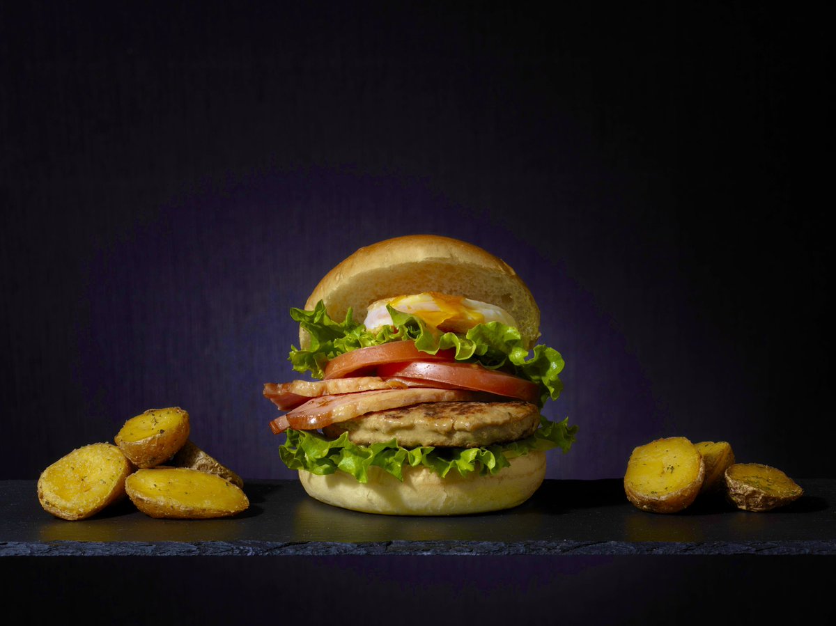 makorix3's tweet image. 【水の謌】ハンバーガーショップ🍔
お盆期間特別営業と改装工事のお知らせ
いつもしこつ湖 鶴雅リゾートスパ 水の謌をご愛顧いただき誠にありがとうございます。
このたび、誠に勝手ながら8月17日(日)の営業終了後、来春オープンを目標に改装工事をさせていただくことになりました。…