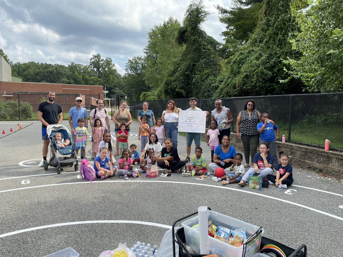 CSL_BelPreElem's tweet image. Another great time had by all at Bel Pre’s Play Date at the Playground. Building Relationships can be so much fun. @BelPrePandas @CSMCPS_Leader @LearnerDSLI @MCPS @CSconnect_MCPS