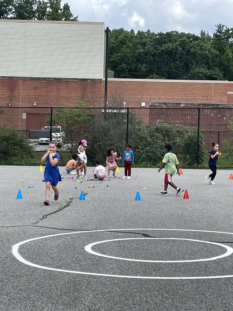 CSL_BelPreElem's tweet image. Another great time had by all at Bel Pre’s Play Date at the Playground. Building Relationships can be so much fun. @BelPrePandas @CSMCPS_Leader @LearnerDSLI @MCPS @CSconnect_MCPS