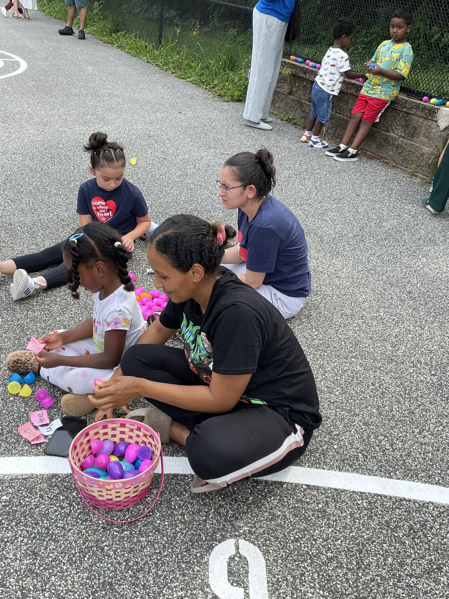 CSL_BelPreElem's tweet image. Another great time had by all at Bel Pre’s Play Date at the Playground. Building Relationships can be so much fun. @BelPrePandas @CSMCPS_Leader @LearnerDSLI @MCPS @CSconnect_MCPS