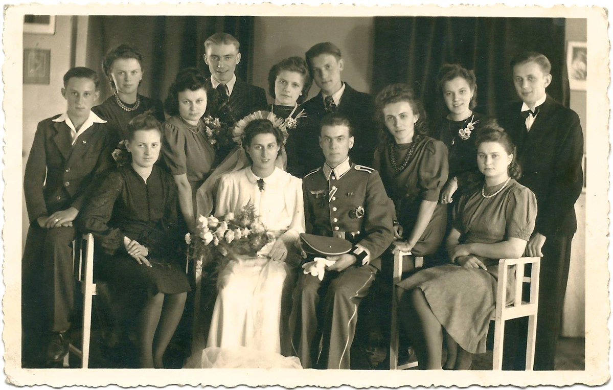 sz_twardoch's tweet image. Mój dziadek Oskar Twardoch po raz pierwszy powołany do Wehrmachtu został 10 czerwca 1941 roku. Skierowano go na przeszkolenie do Salzwedel, po czym zwolniono do cywila 10 sierpnia tego samego roku, na podstawie rozkazu OKW, w którym ze służby wojskowej zwalnia się mężczyzn…