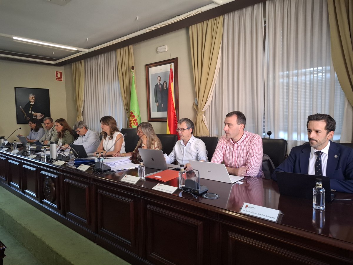 unileon's tweet image. 🧬 El Consejo de Gobierno de la @unileon aprueba la incorporación al Centro en Red de Terapias Avanzadas de CyL (#CreTACYL).
🔬 Más ciencia, más salud, más futuro a través de nuestra Universidad
#ULE #TerapiasAvanzadas #InvestigaciónBiomédica