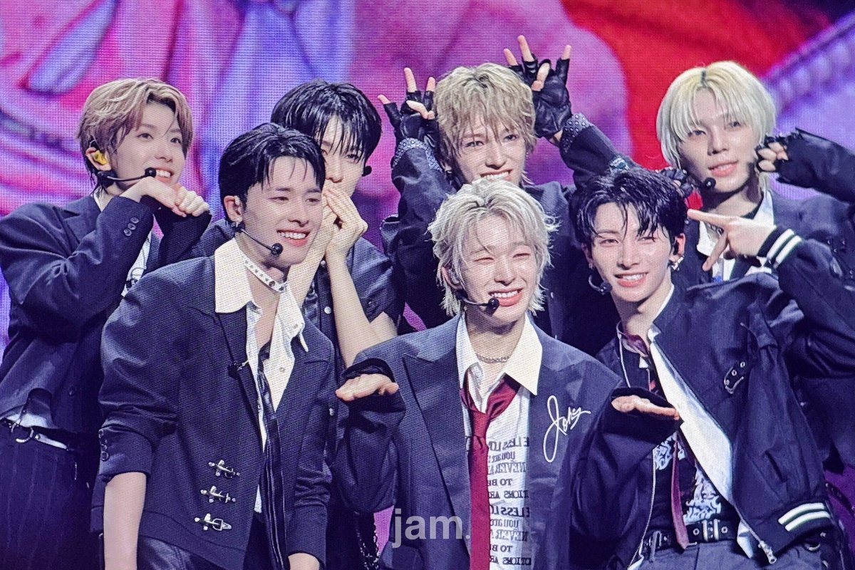 zoooooohehehe's tweet image. Omgg my nexz just look at them shining i hope that smile never fades off your faces and stays forever🥺🩷!!