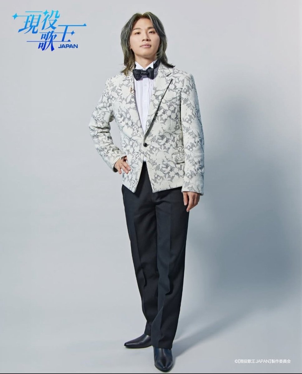 Daesung looks like a prince who can all the forbidden ballroom dance steps 😌

#DAESUNG #대성 <a href="/d_lable/">DAESUNG</a>