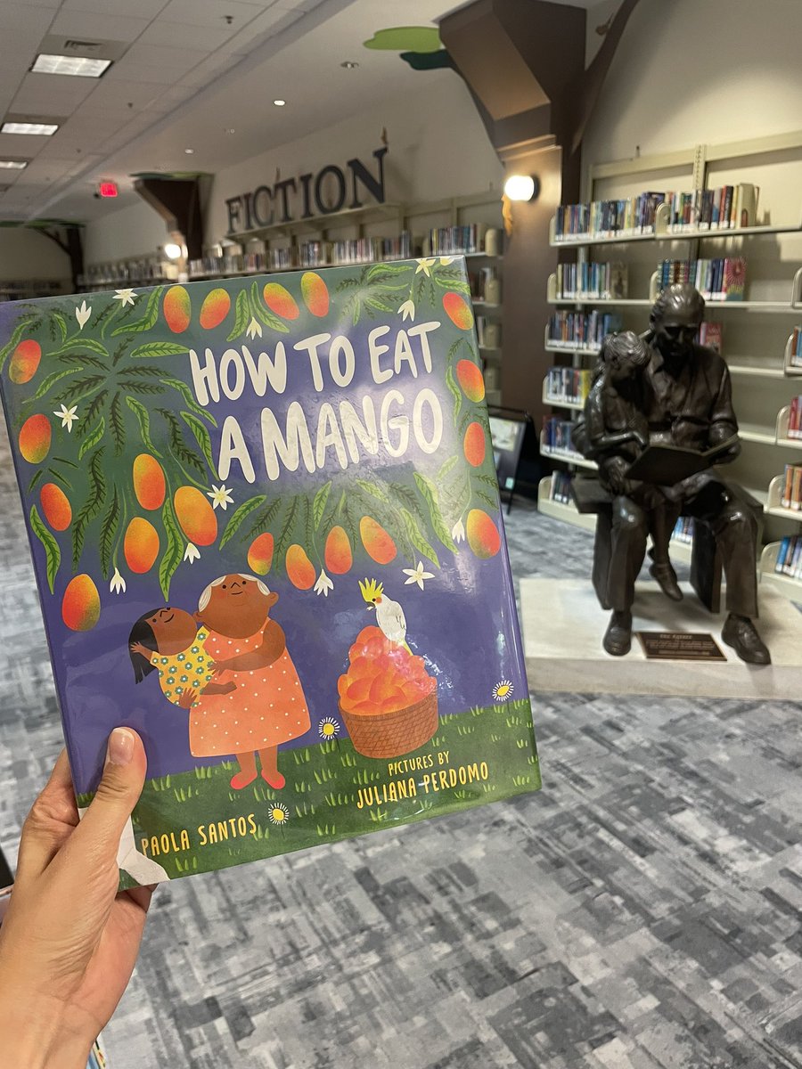 It’s always special to find Abuelita’s Gift in our Anderson County Library.

Today it was on display among beautiful books written by friends.

How to eat a Mango <a href="/pgsantosb/">Paola Santos 🥭HOW TO EAT A MANGO</a> 

Abuela’s Library 

Eloísa’s Musical Window <a href="/margaritapoet/">Margarita Engle</a> 

Tate’s Wild Rescue 

#kidlit #pb