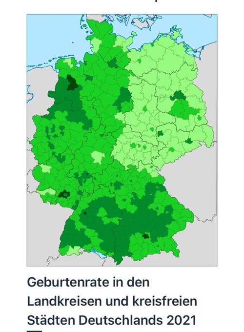 Komisch: Dort, wo ‘Wokeness’ angeblich alles zerstört, liegen die Geburtenraten vorne.
Offenbar pflanzen sich Kitas, Gleichberechtigung und Zukunftsperspektiven besser fort als kulturpessimistisches Geheul.
