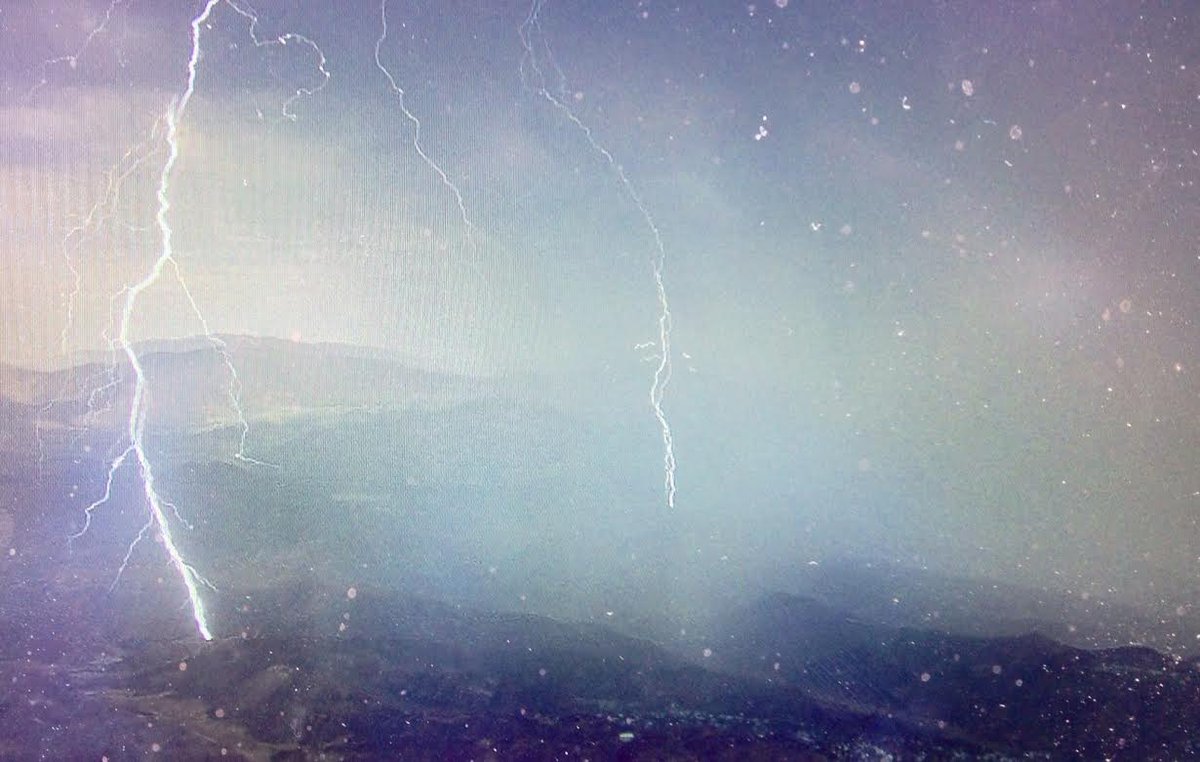 There is 15-30% chance of monsoonal thunderstorms across LA County &amp; Ventura Co mountains today.  Localized flash flooding is possible with storms over LA county, especially mountains &amp; Antelope Valley.  Dry lightning fire starts also possible. Photo-Rick Dickert #cawx #LAweather