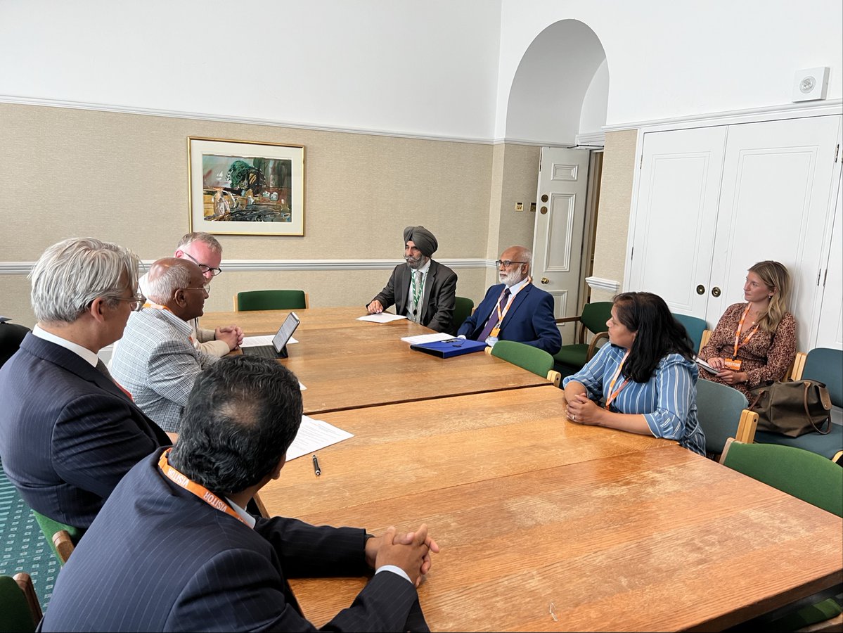 Jas_Athwal's tweet image. I joined activists and lawyers to discuss the human rights crisis occurring in Bangladesh.
We discussed anti-terror legislation, the rise in political & religious violence and democratic backsliding.
We must oppose anti-Hindu & anti-Christian violence, defend political freedoms…