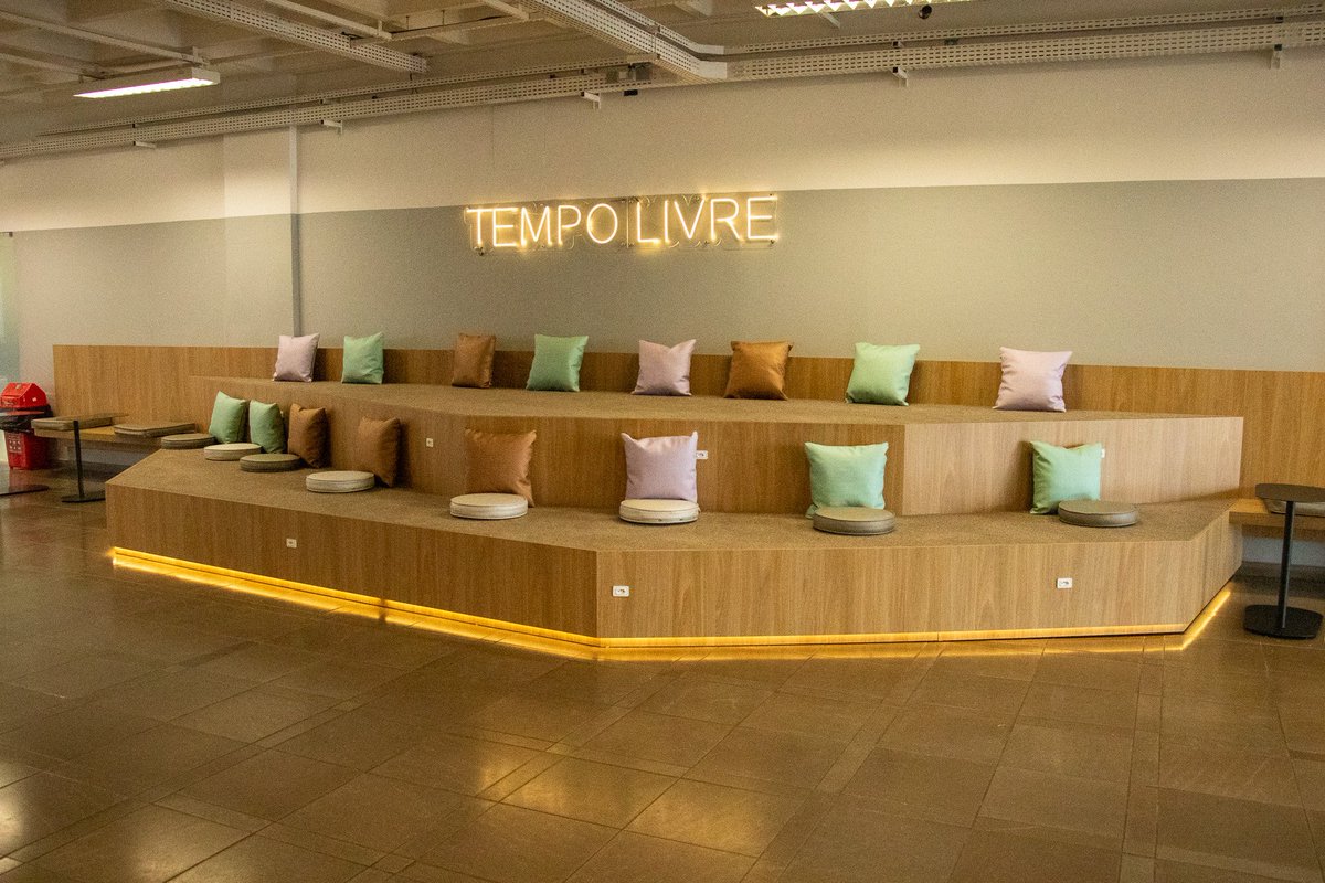 Vocês pediram e a Uni atendeu! 🛋️☕️ O novo espaço de descanso no Prédio 12 foi uma demanda que recebemos por meio da Avaliação Institucional e agora está disponível para todos os estudantes. 💙