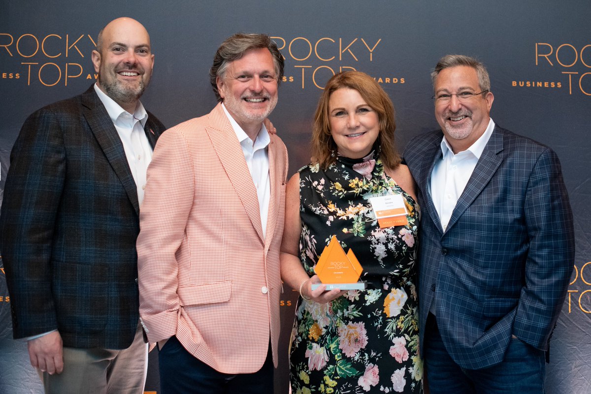UTJEM's tweet image. Congratulations to @tennalum Cindy Brewer (‘91) of @LEOEvents, for being named a Rocky Top Business Award winner for the second year in a row! Learn how she used the communication skills she learned at @UTCCI to create a successful business. Read more:
tiny.utk.edu/LeoEventsAward…