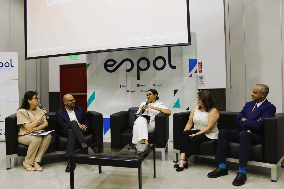 🌟 Un día para inspirar, conectar y transformar

Hoy vivimos una jornada inolvidable en el foro Leadership Horizons: Shaping the Future, donde la conversación giró en torno al liderazgo con propósito, la visión estratégica y los desafíos de quienes hoy marcan el camino.