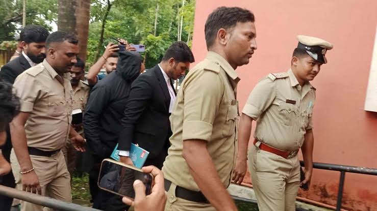 #கர்நாடகதர்மஸ்தாலாகொலைவழக்கு  Karnataka Tharmasthala BJP-RSS ARYA BRAHMINIYA -KALAPPIRARGAL 387  Young girls Raped and Murdered before 2014...account revealed. But upto 2025 how much it is??Not only in Tharmasthala Each and every RSS-BJP'S INFLUENCED MADAM ,TRUST AND TEMPLES.