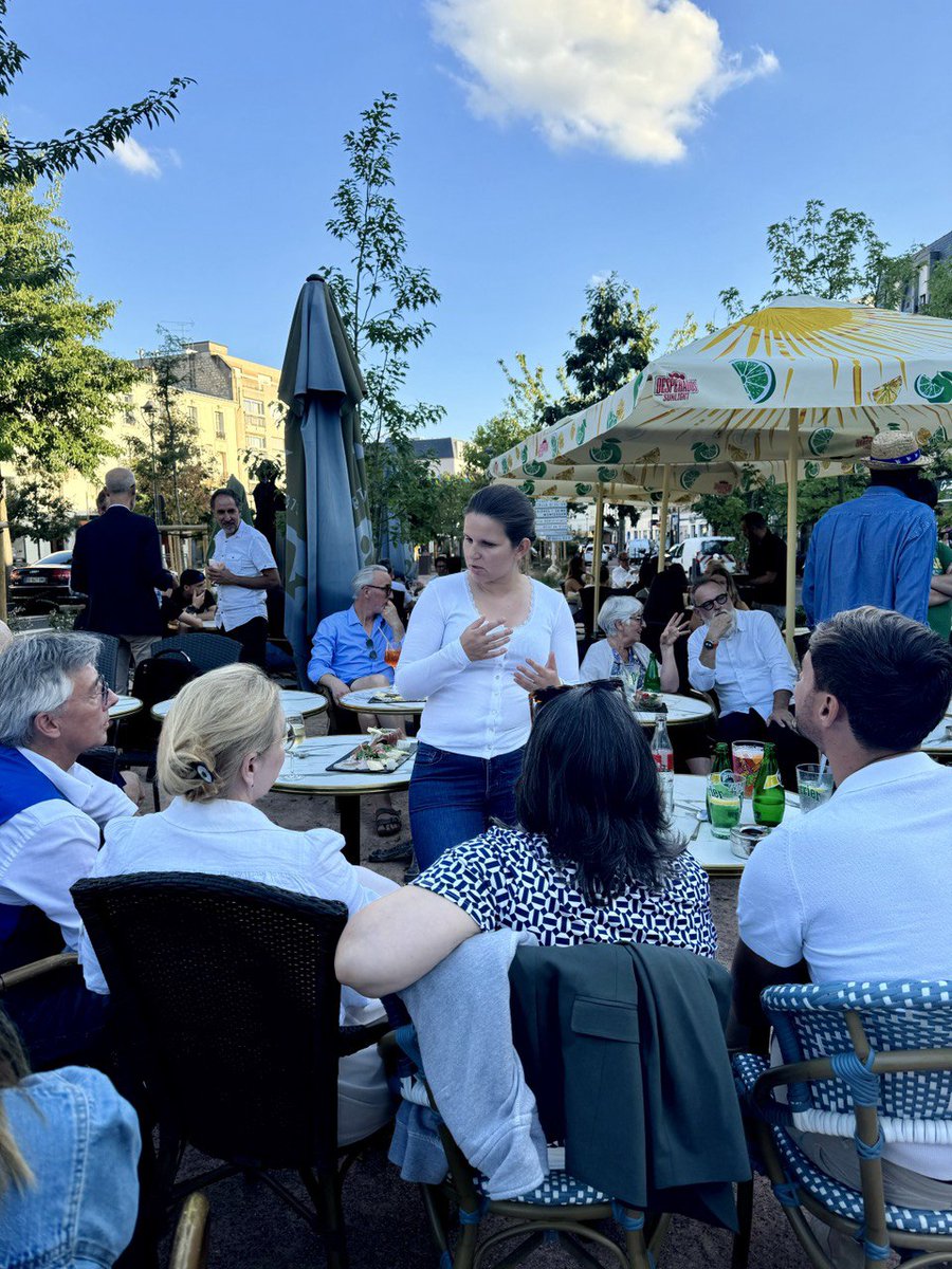 MarieLebec78's tweet image. 📸Retour en images sur une belle soirée d’échanges à Chatou !

Un moment convivial pour faire le bilan de l’année parlementaire écoulée et se projeter ensemble vers les combats à venir, notamment autour du budget 2026.

Merci pour cette énergie collective et pour votre soutien…